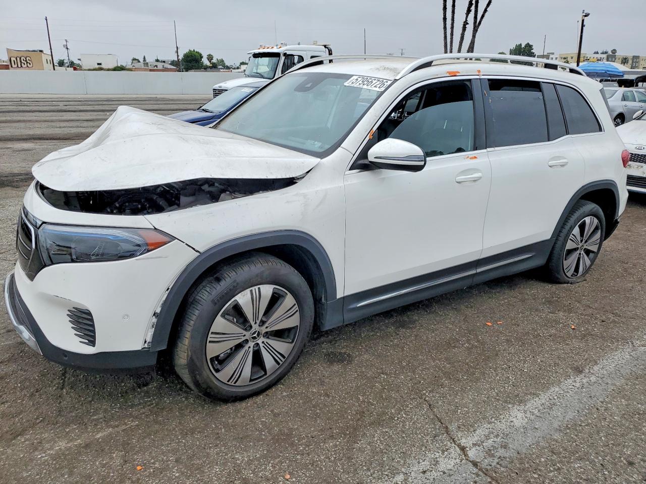2023 Mercedes-Benz EQB 300, VIN W1N9M0KBXPN076390 — Front end