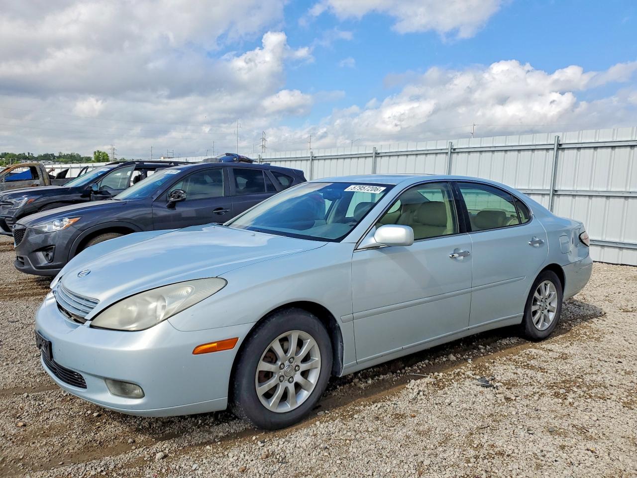2002 Lexus ES 300, VIN JTHBF30G120015484 — Front end