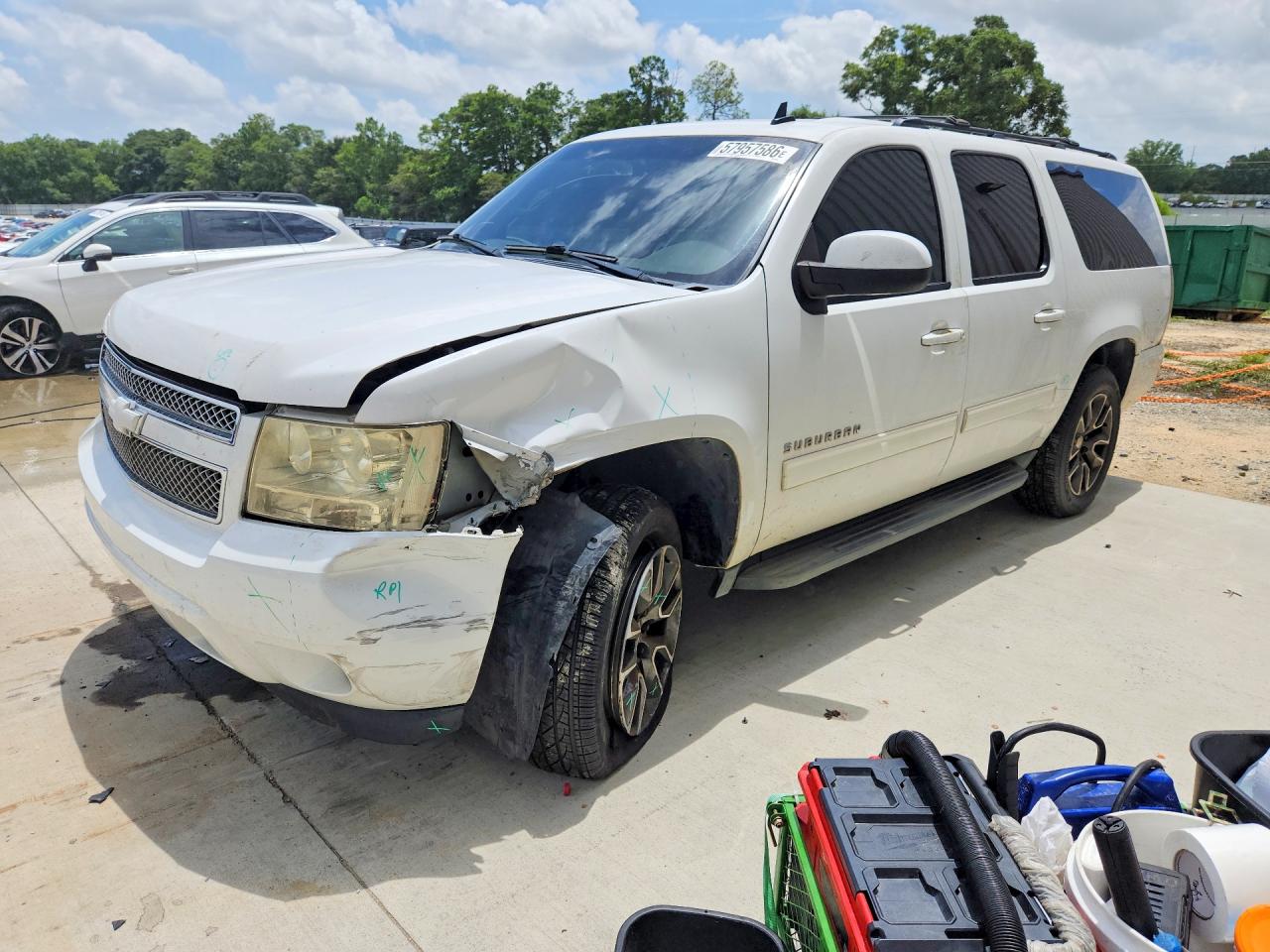 2012 Chevrolet Suburban LT, VIN 1GNSKJE74CR269530 — Front end