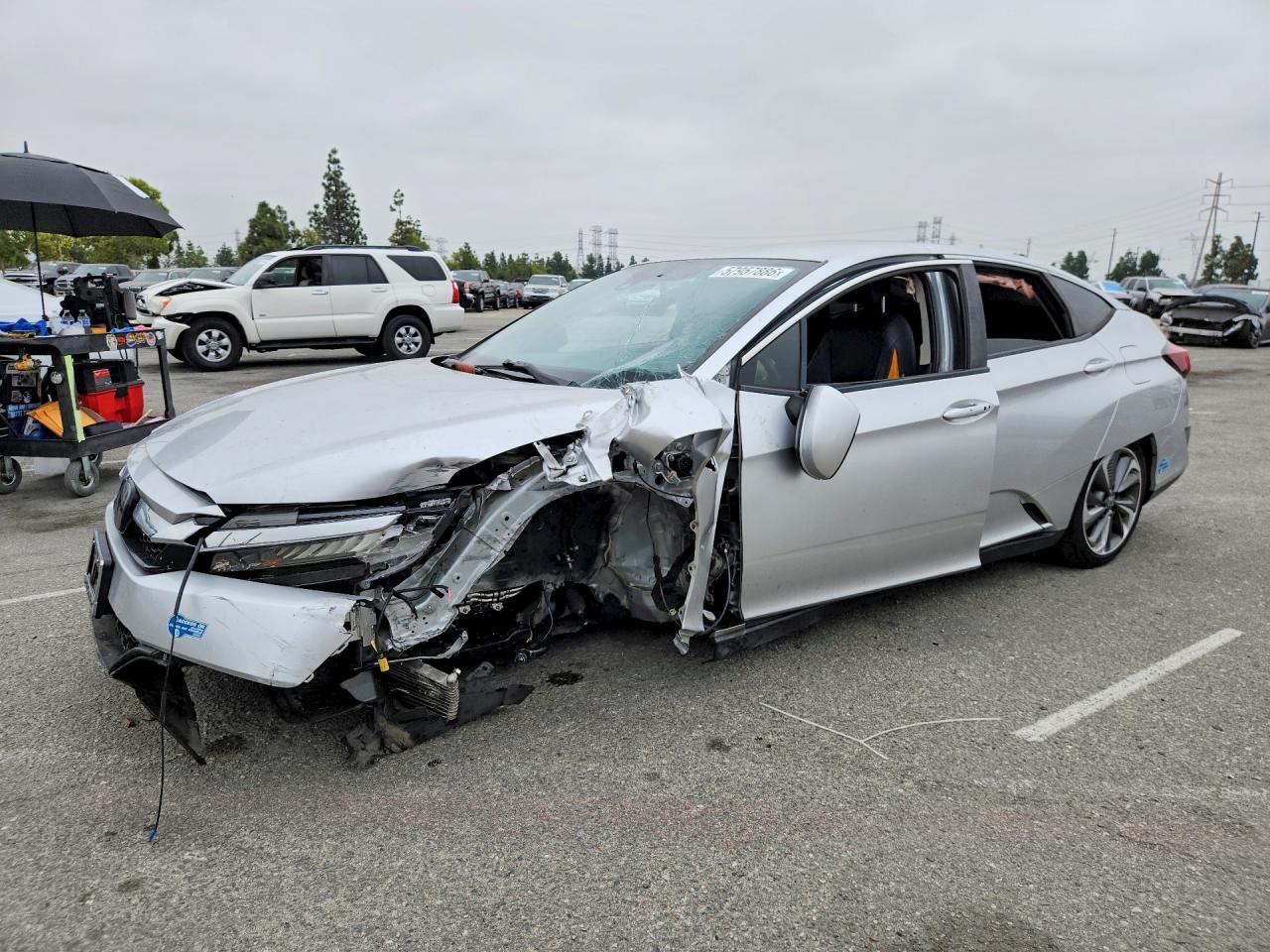 2020 Honda Clarity Touring, VIN JHMZC5F33LC002629 — Front end