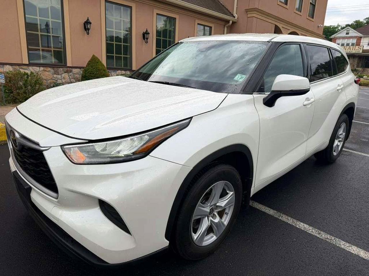 2020 Toyota Highlander L, VIN 5TDCZRBHXLS045636 — Minor dents and scratches