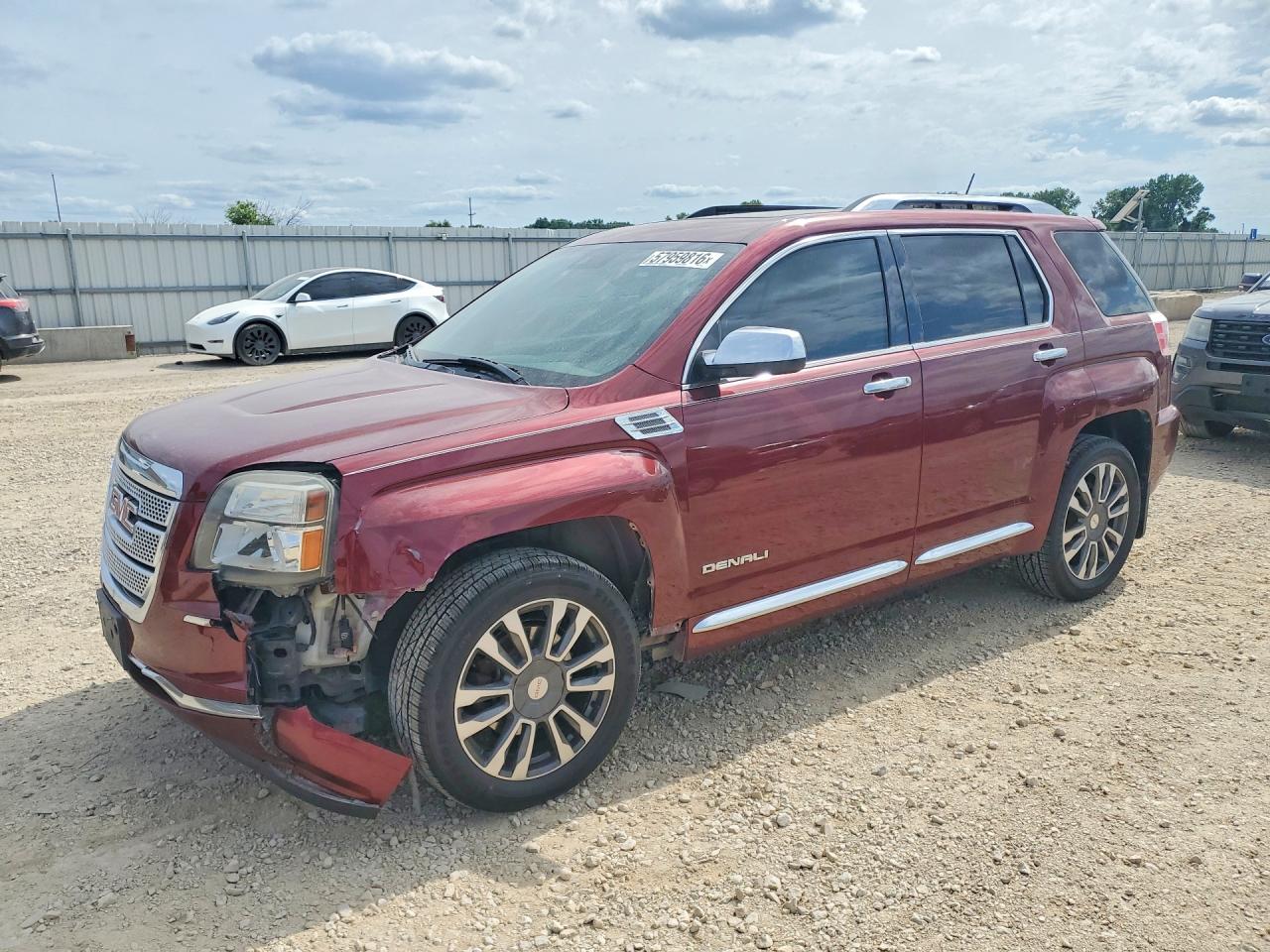 2016 GMC Terrain Denali, VIN 2GKFLVE34G6311485 — Front end