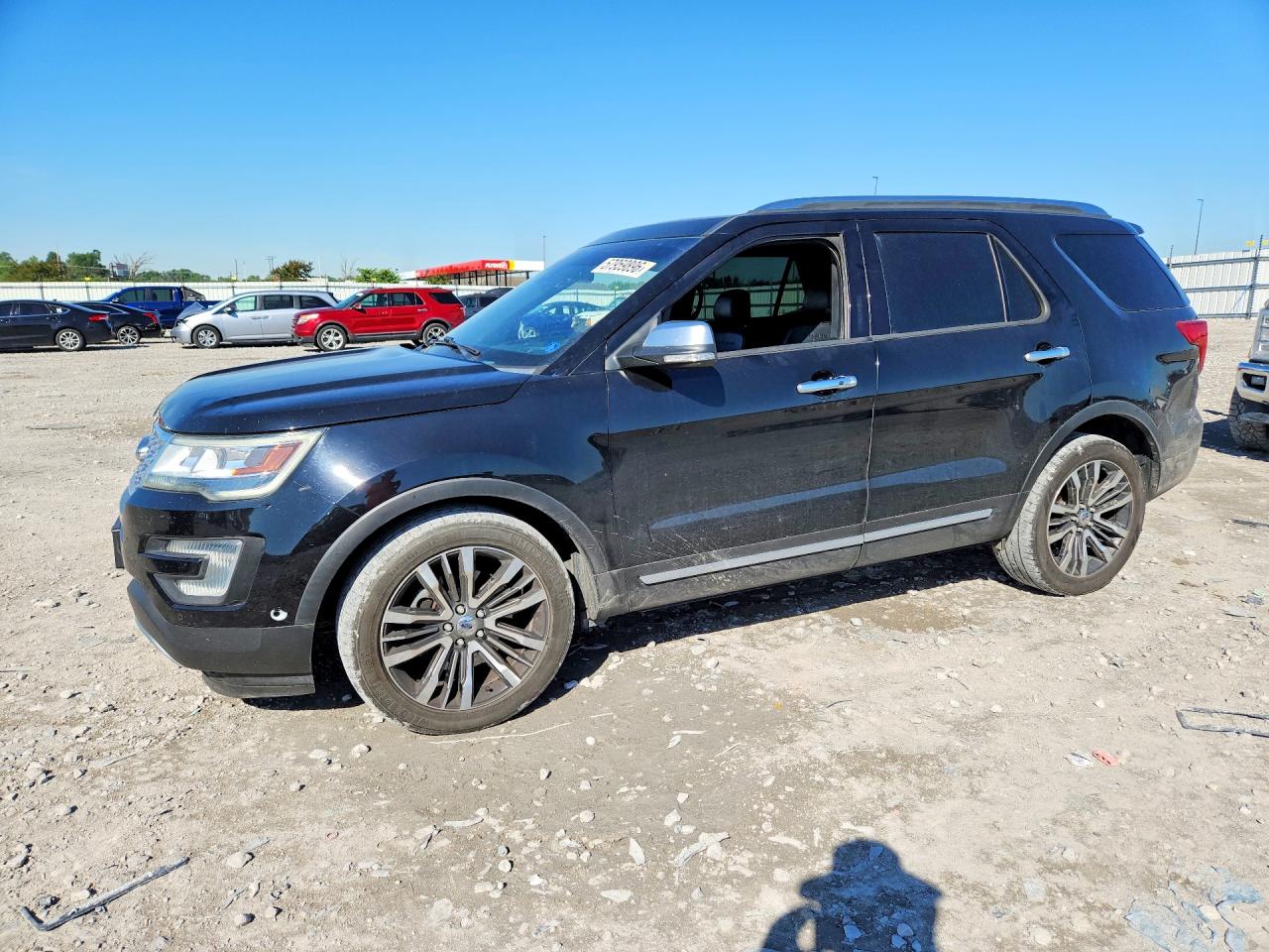 2017 Ford Explorer Platinum, VIN 1FM5K8HT1HGA85958 — Front end
