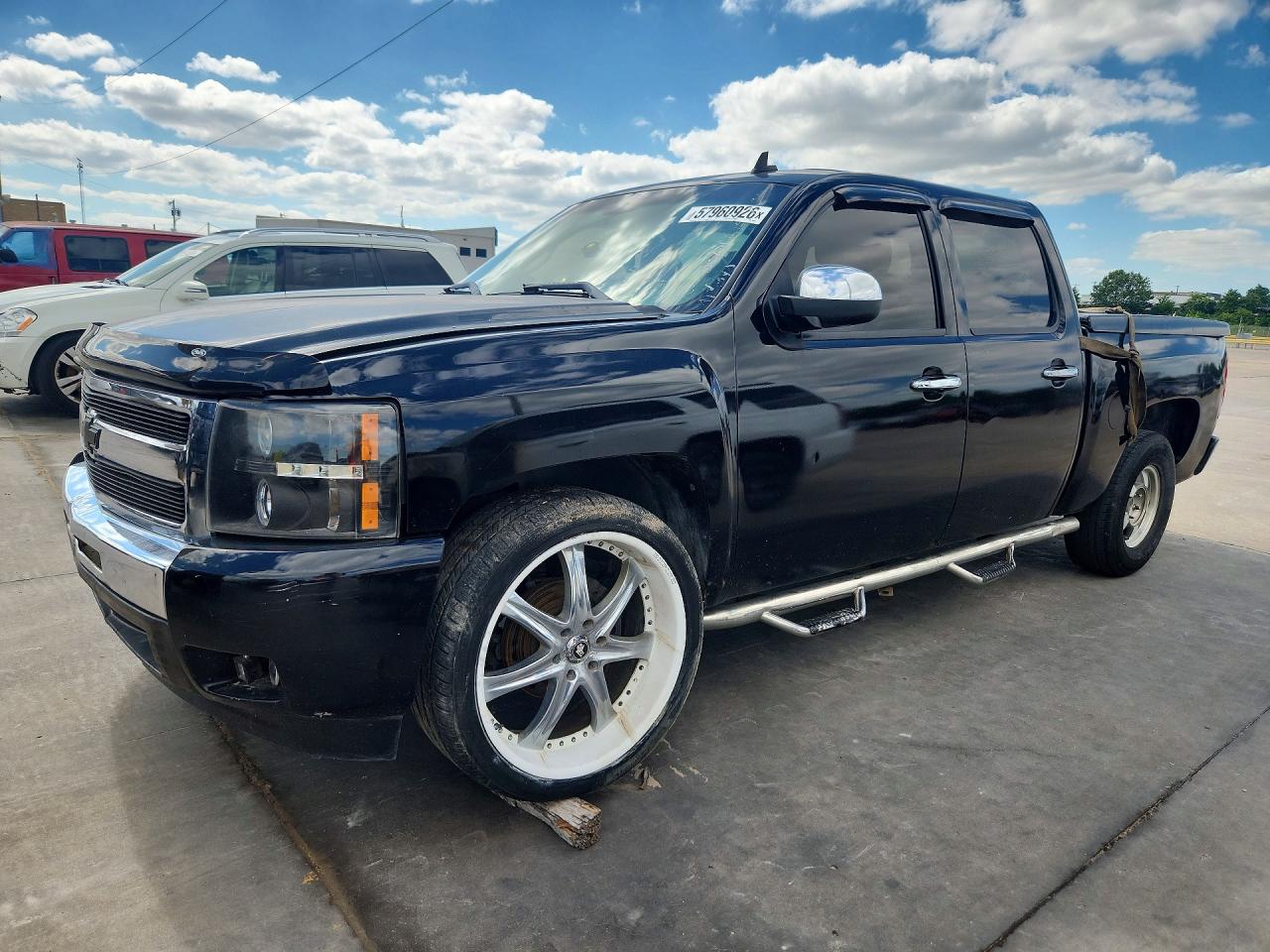 2012 Chevrolet Silverado 1500 LT, VIN 3GCPKSE73CG154082 — Вандализм