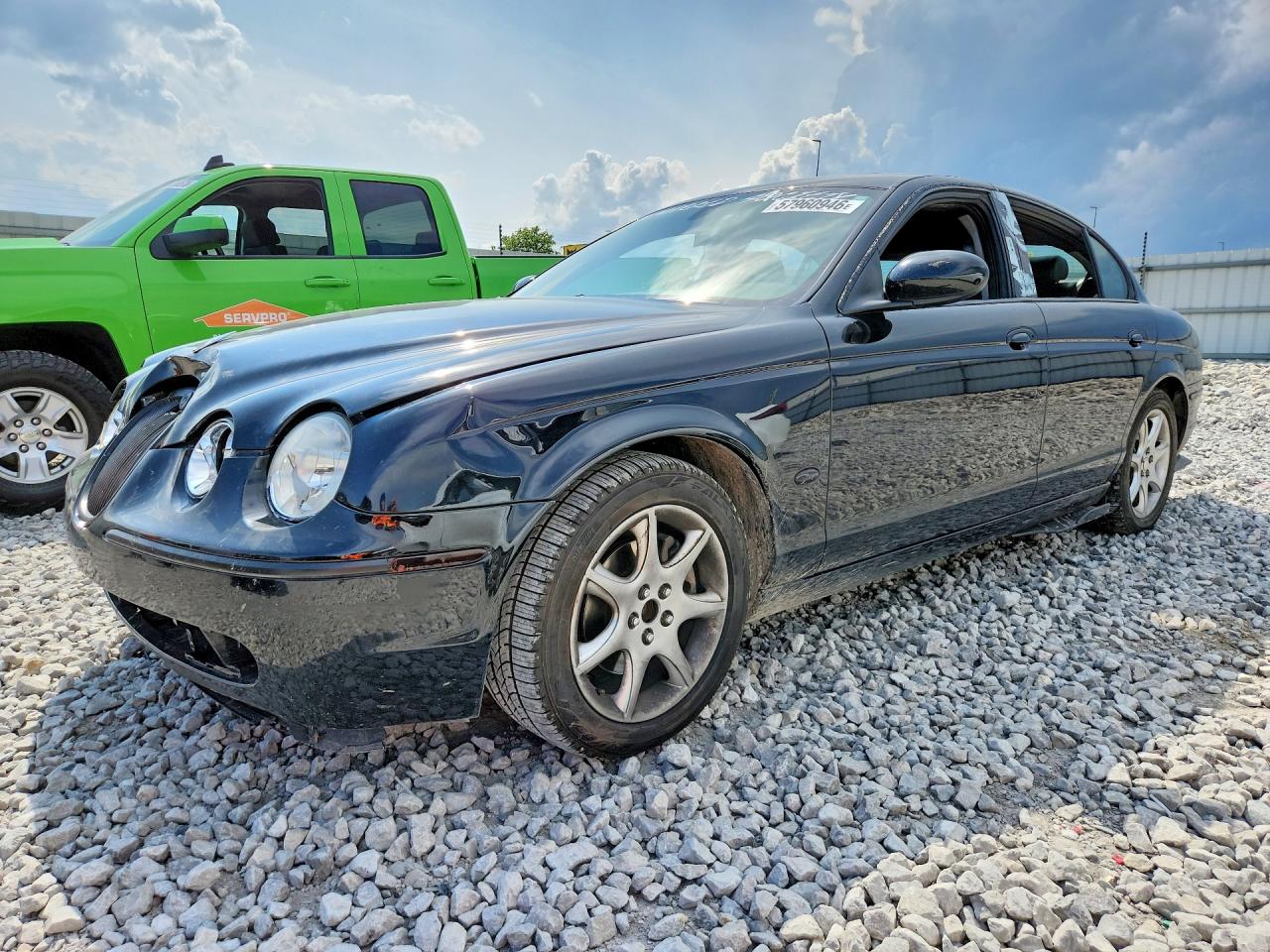 2005 Jaguar S-Type, VIN SAJWA01U95HN18742 — Перед