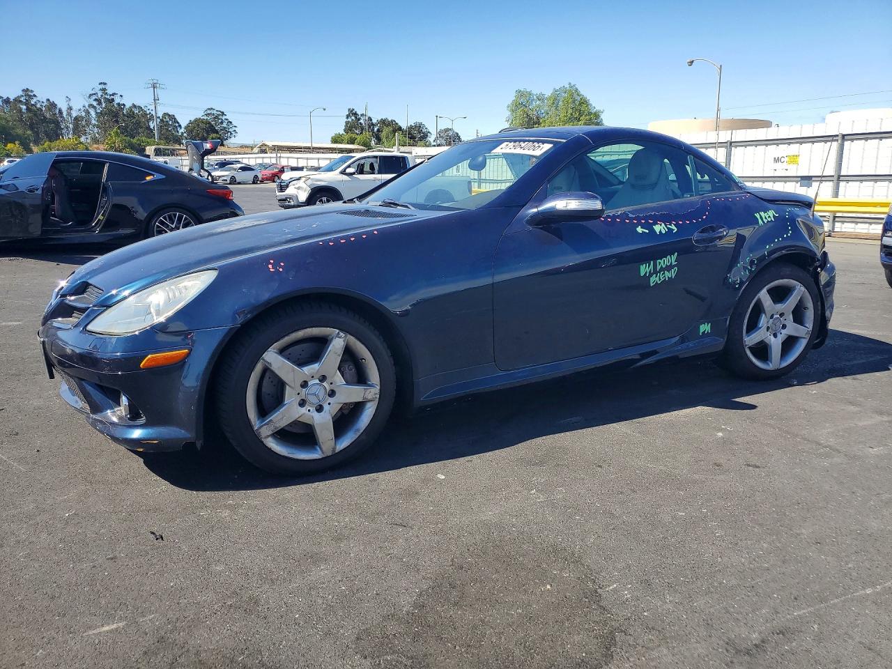 2005 Mercedes-Benz SLK 230/320, VIN WDBWK56F05F056455 — Rear end