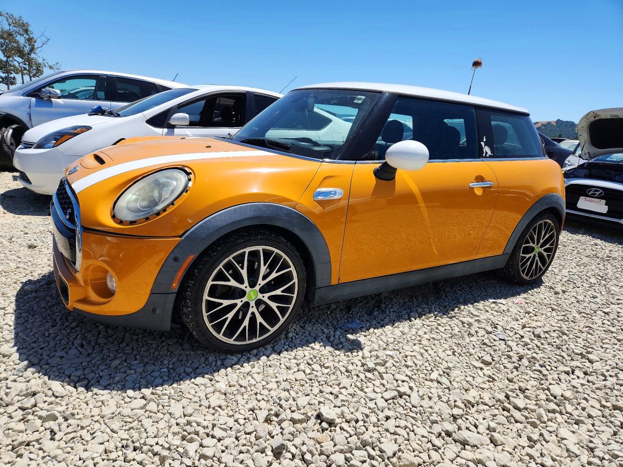 2014 MINI Hardtop S, VIN WMWXM7C52ET987349 — Front end