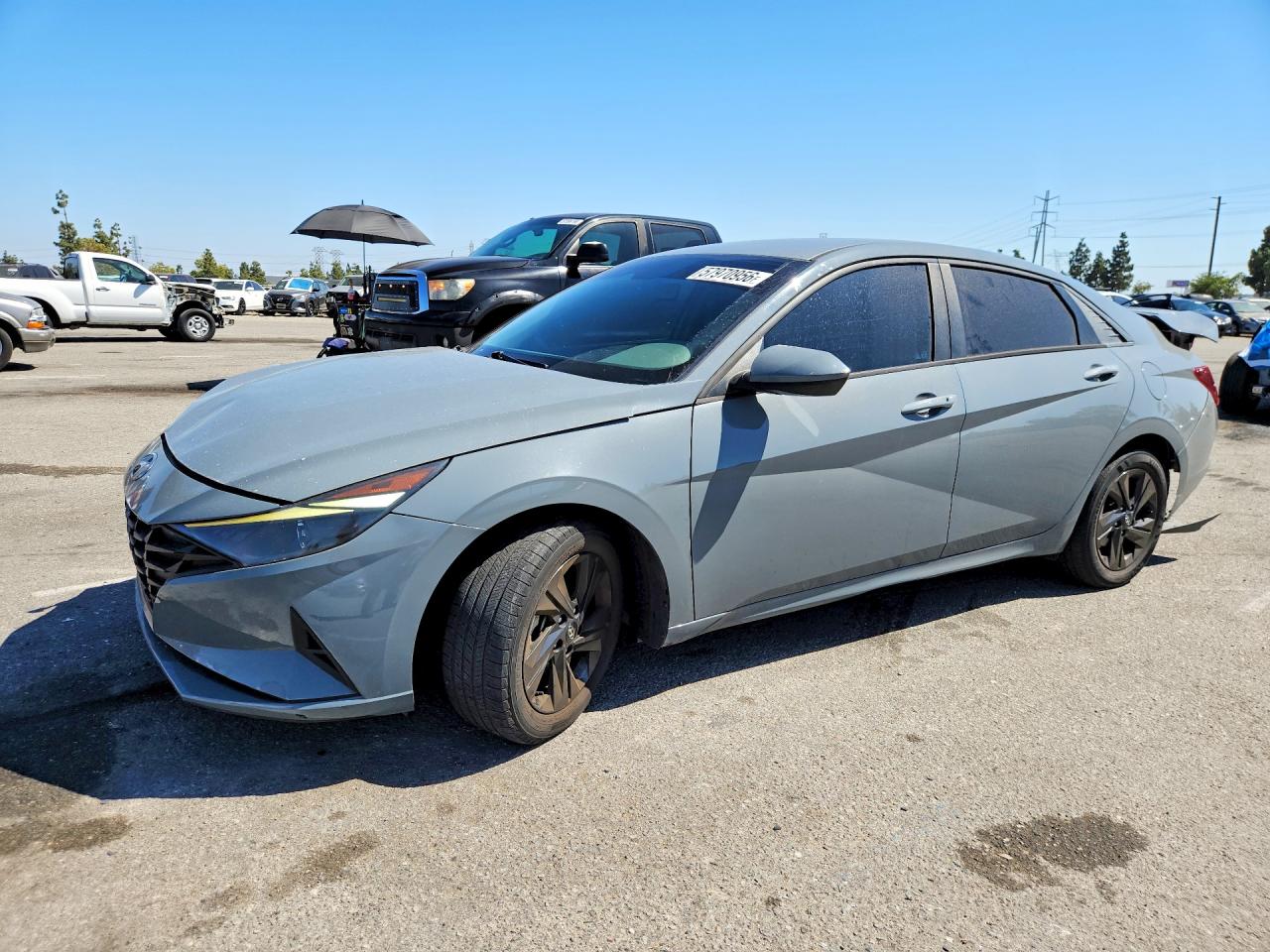2021 Hyundai Elantra SEL, VIN KMHLM4AG8MU127335 — Front end