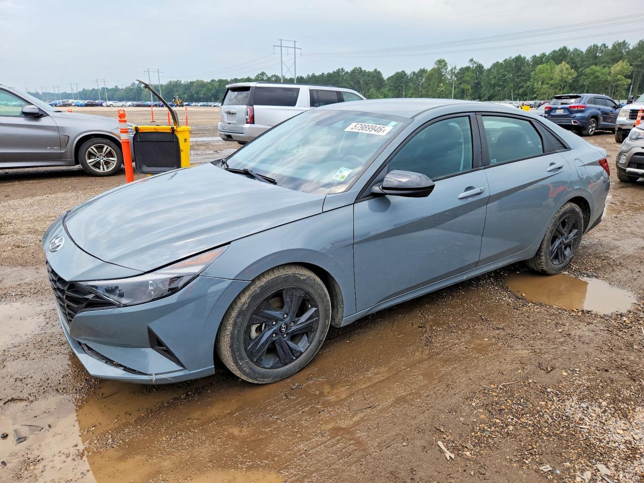 2022 Hyundai Elantra SEL, VIN KMHLM4AG3NU332837 — Side