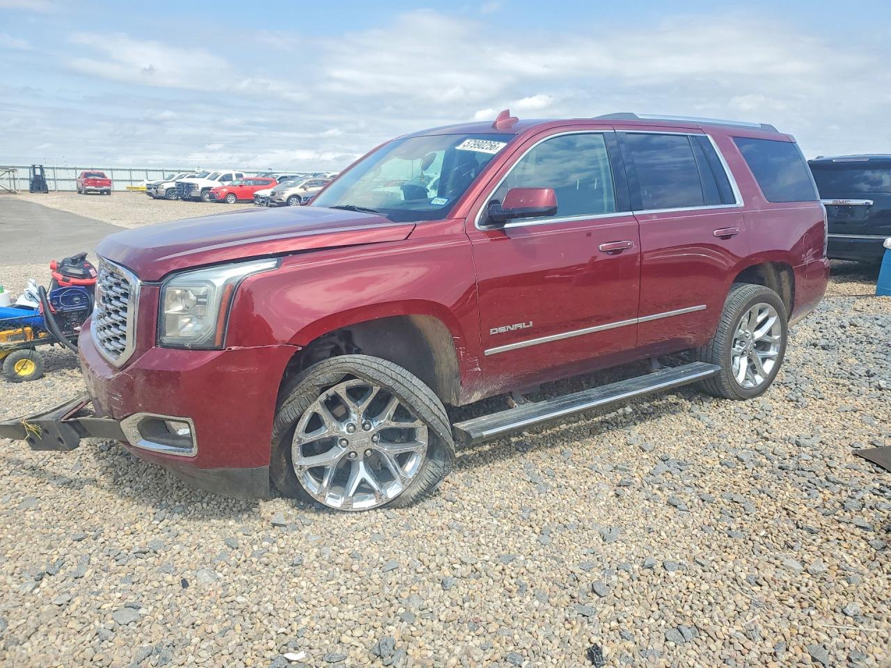 2020 GMC Yukon Denali, VIN 1GKS1CKJ4LR168144 — Перед