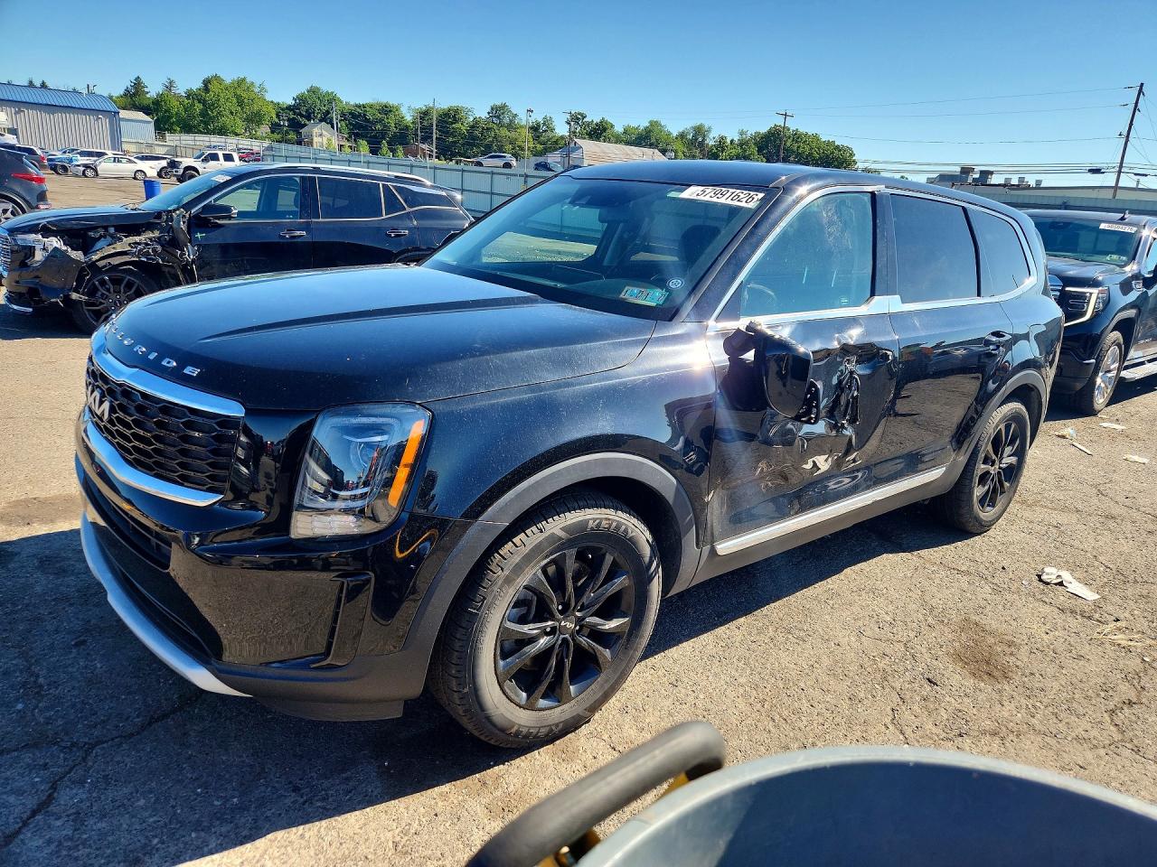 2022 Kia Telluride LX, VIN 5XYP2DHC7NG250447 — Side