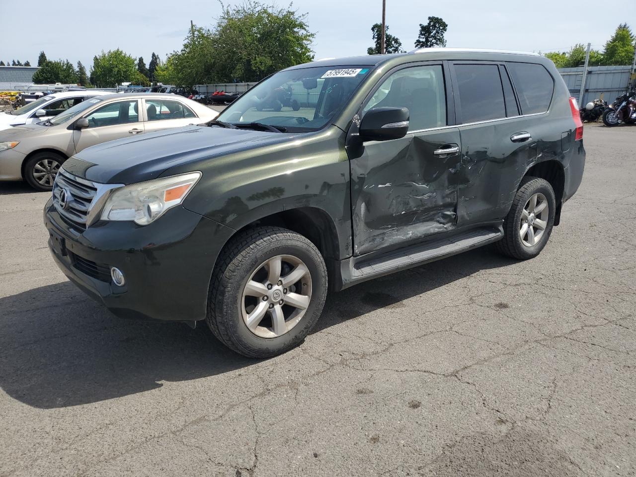 2011 Lexus GX 460, VIN JTJBM7FX5B5024520 — Side