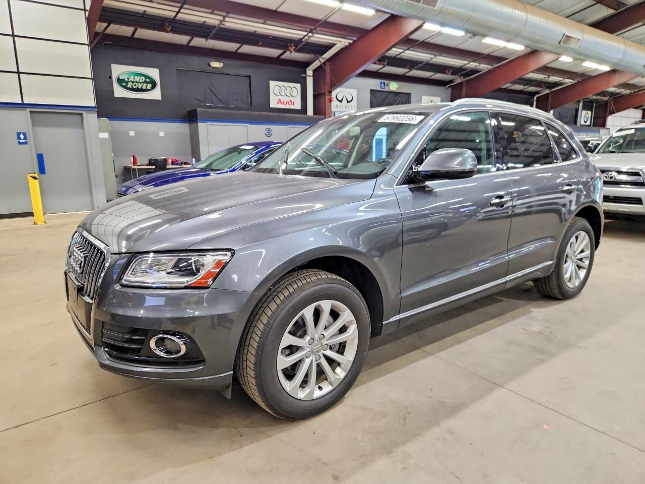 2016 Audi Q5 Premium Plus, VIN WA1L2AFP2GA015177 — Minor dents and scratches