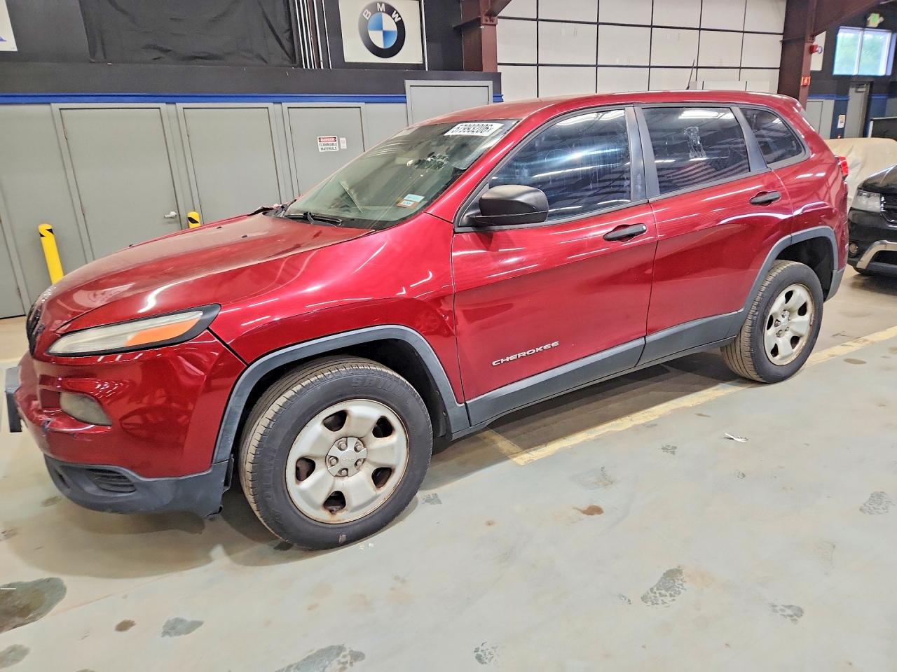 2014 Jeep Cherokee Sport, VIN 1C4PJMAB2EW166981 — Перед