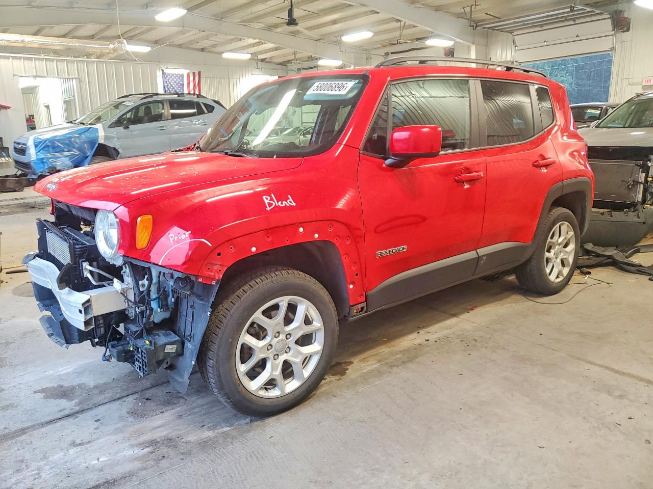 2016 Jeep Renegade Latitude, VIN ZACCJBBT8GPE25726 — Перед