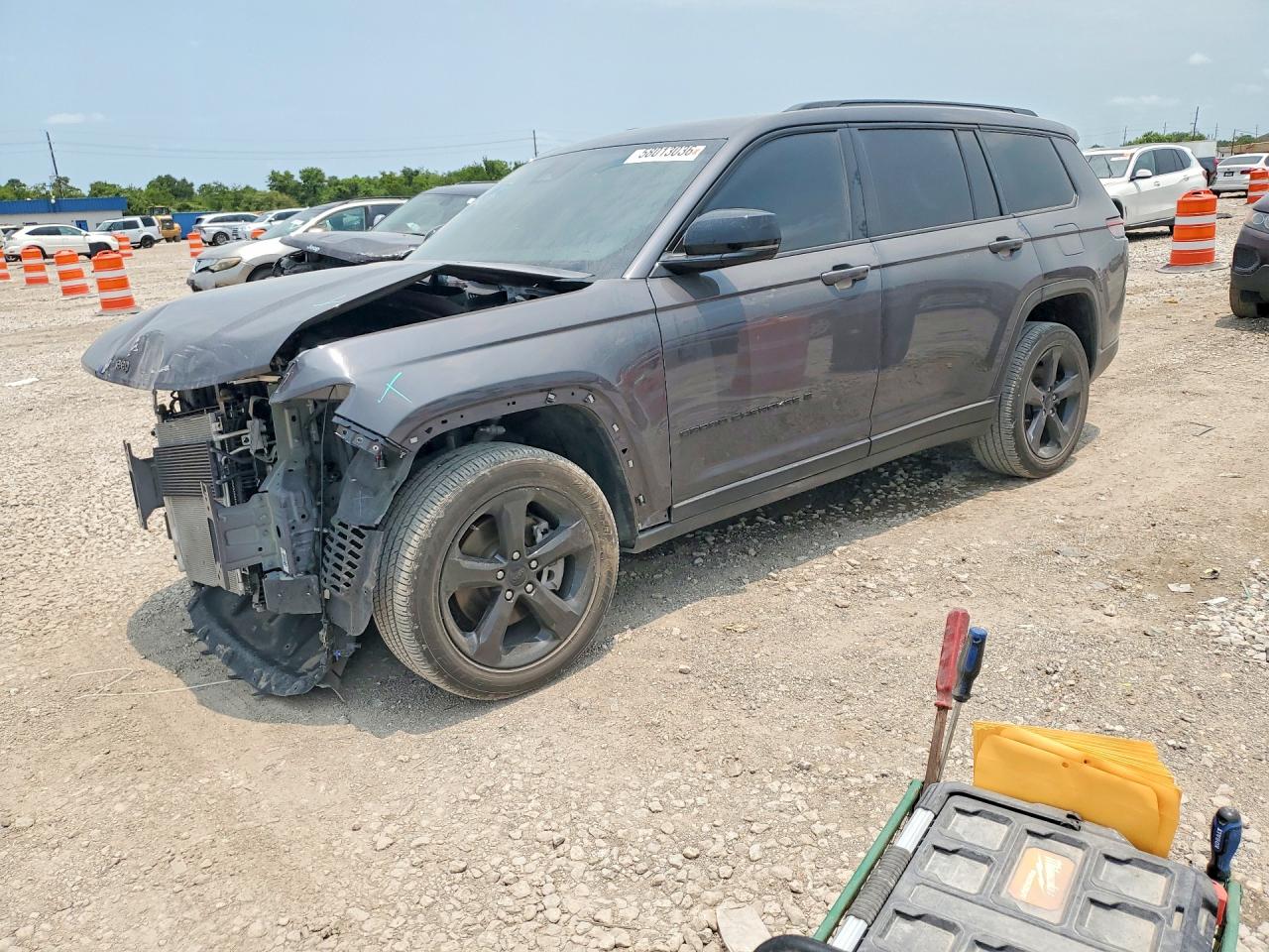 2024 Jeep Grand Cherokee Laredo, VIN 1C4RJKAG8R8589986 — Front end