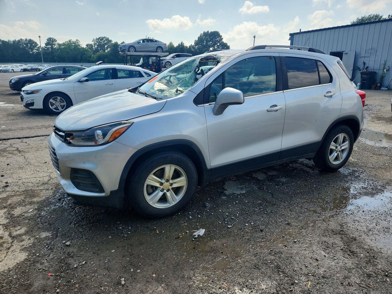2020 Chevrolet Trax LT, VIN KL7CJLSB0LB338434 — Front end