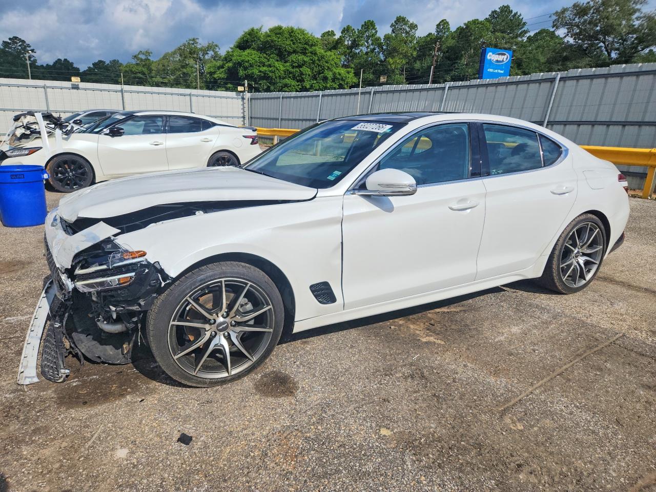 2022 Genesis G70 2.0T, VIN KMTG34TA6NU098244 — Front end