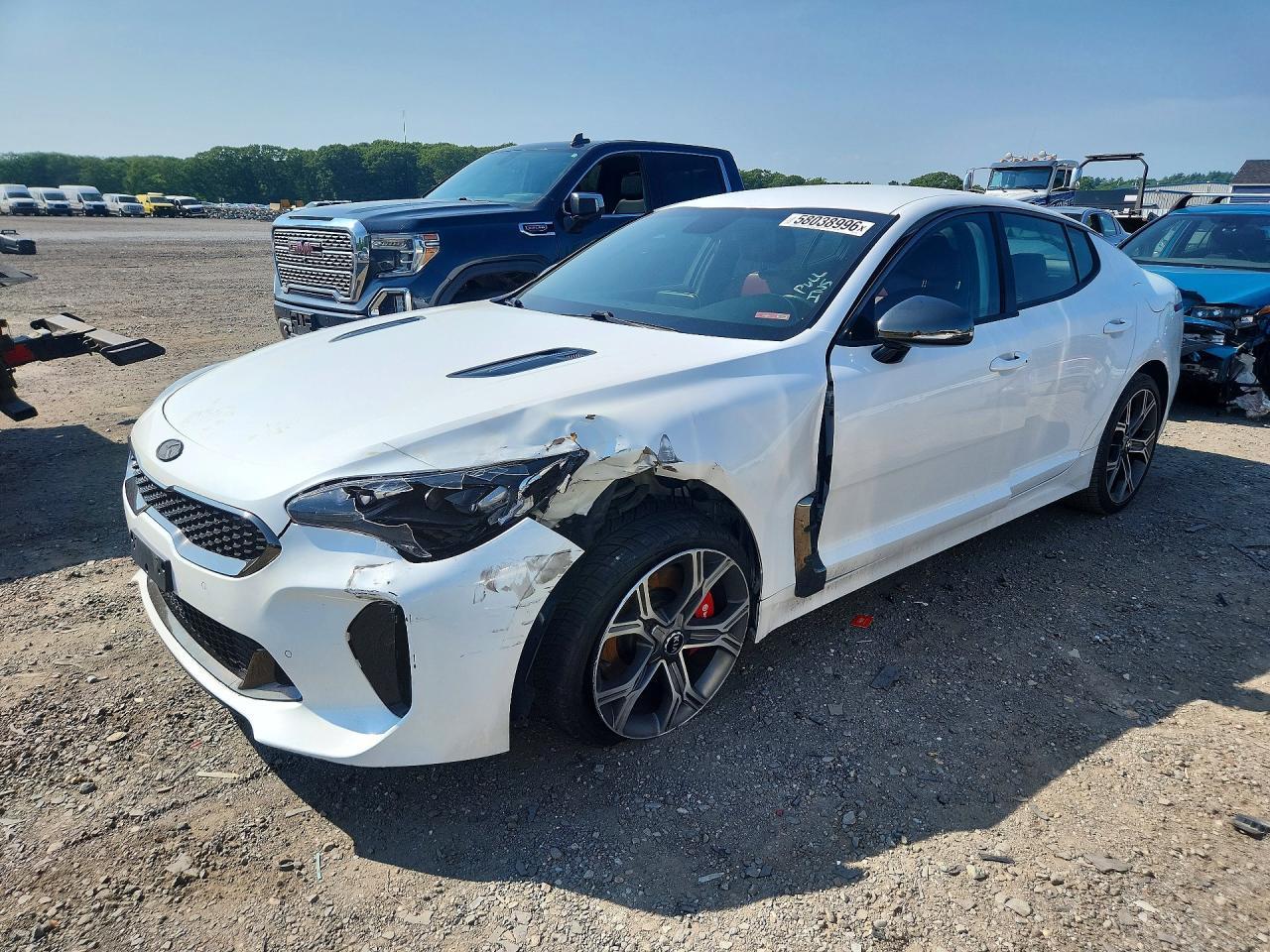 2020 Kia Stinger GT, VIN KNAE35LC8L6072207 — Перед
