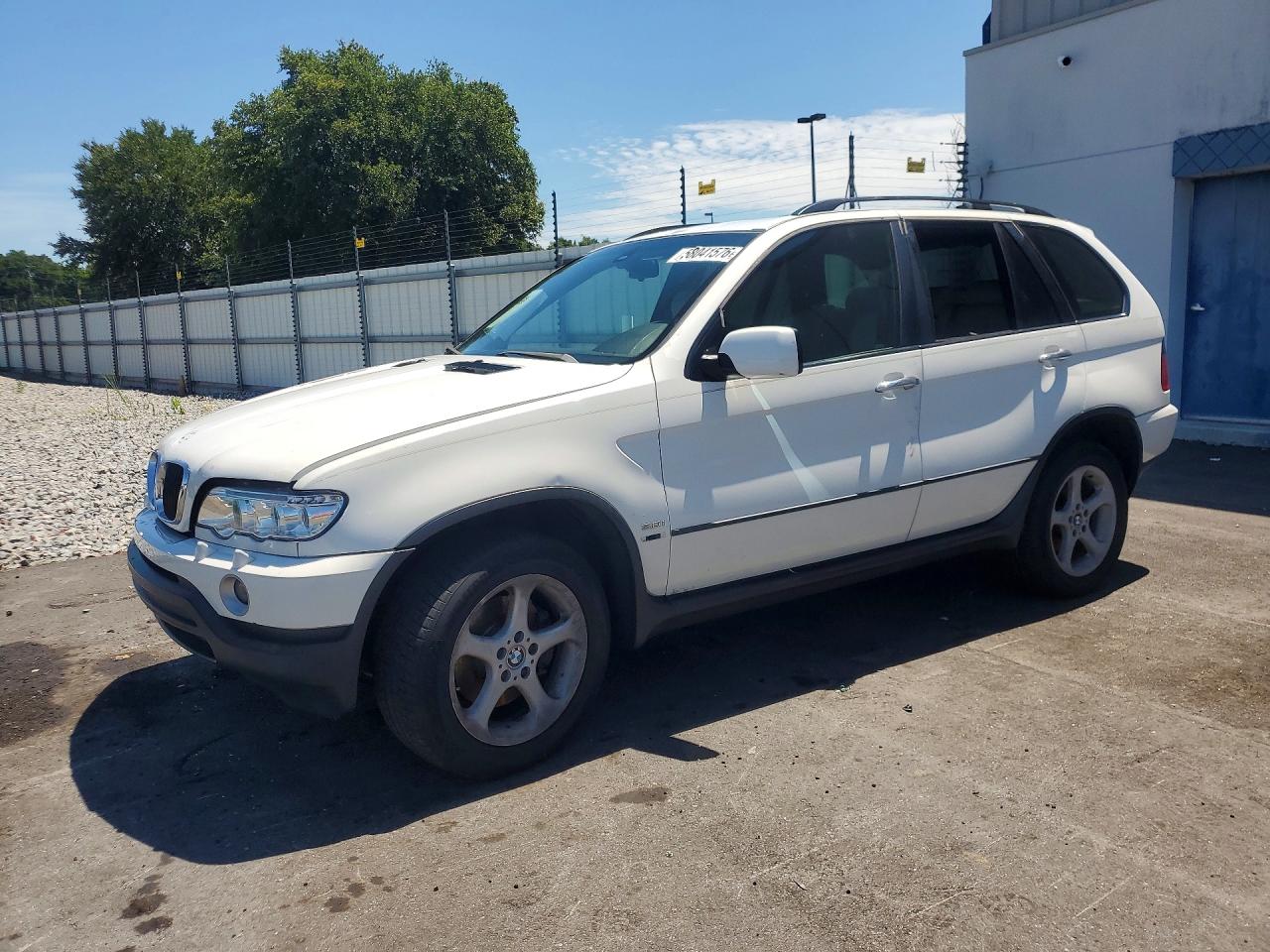 2002 BMW X5 3.0i, VIN 5UXFA53502LP38604 — Зад