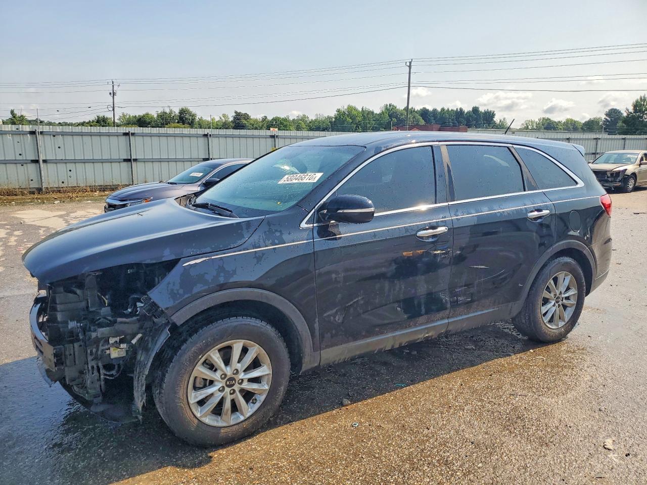 2019 Kia Sorento LX, VIN 5XYPG4A3XKG580090 — Front end