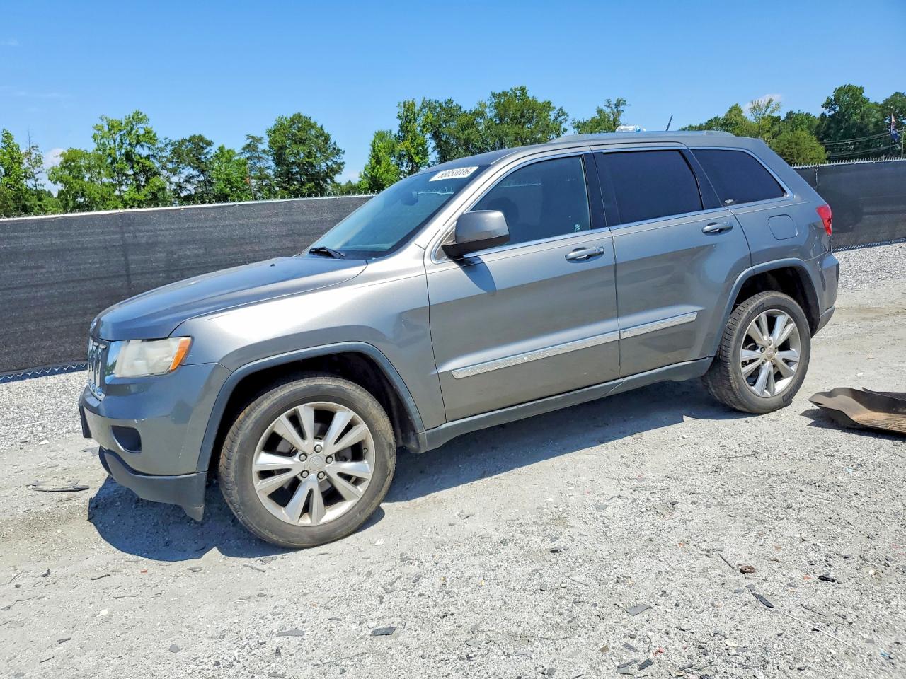 2013 Jeep Grand Cherokee Laredo, VIN 1C4RJFAG9DC571168 — Front end