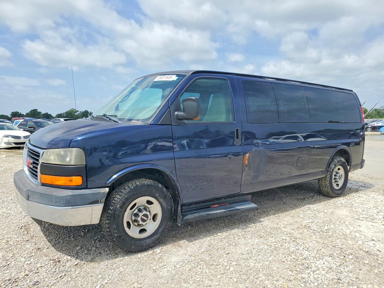 2008 GMC Savana, VIN 1GJHG39K781235093 — Side