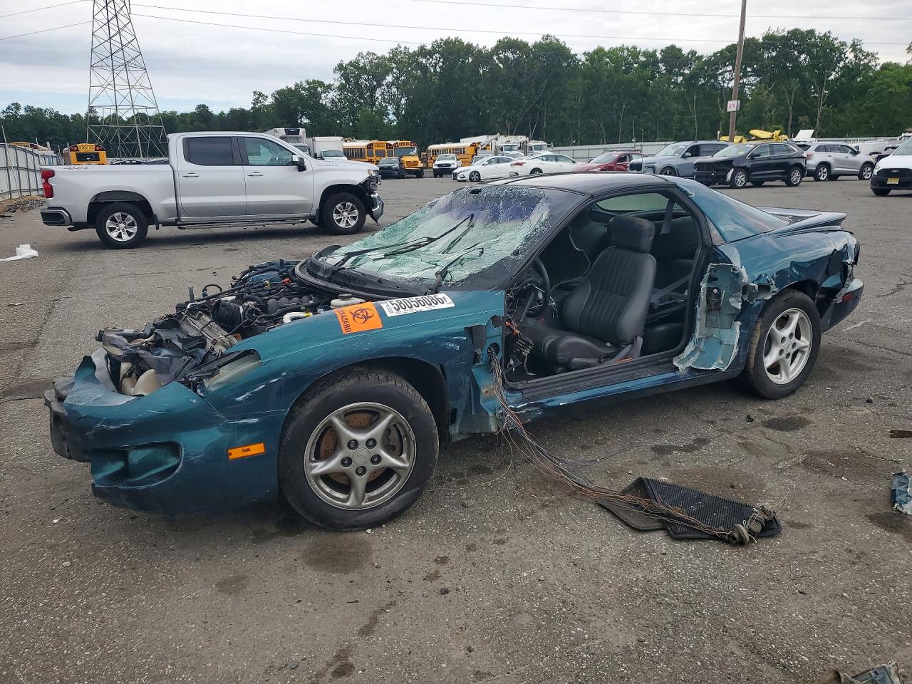 1999 Pontiac Firebird Formula, VIN 2G2FV22G9X2218016 — Front end
