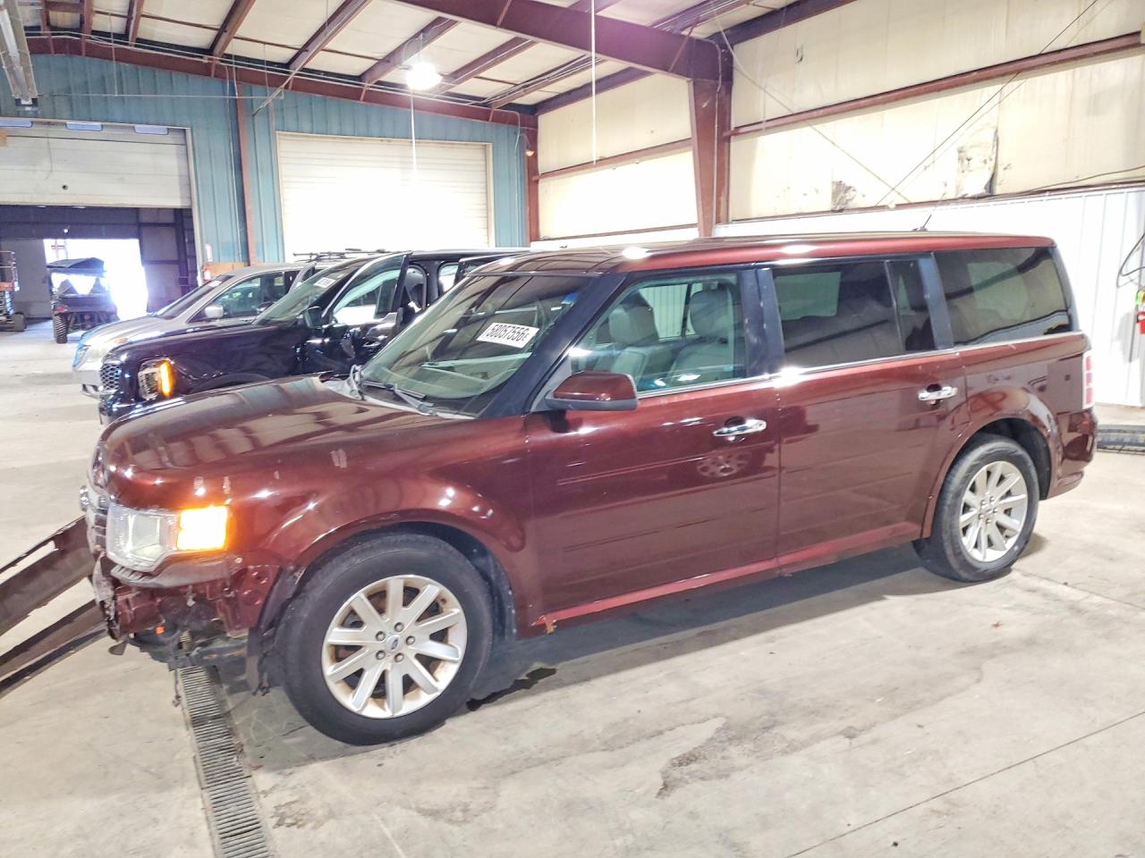 2010 Ford Flex SEL, VIN 2FMHK6CC3ABA70769 — Front end