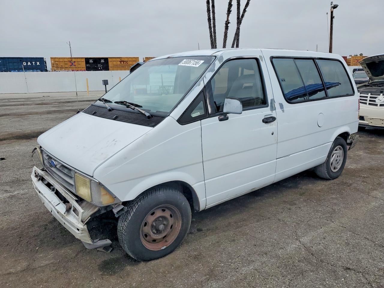 1993 Ford Aerostar, VIN 1FMCA11U5PZB09413 — Front end