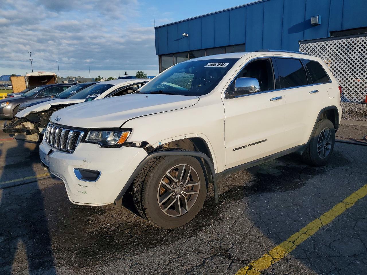 2018 Jeep Grand Cherokee Limited, VIN 1C4RJFBG9JC358439 — Перед