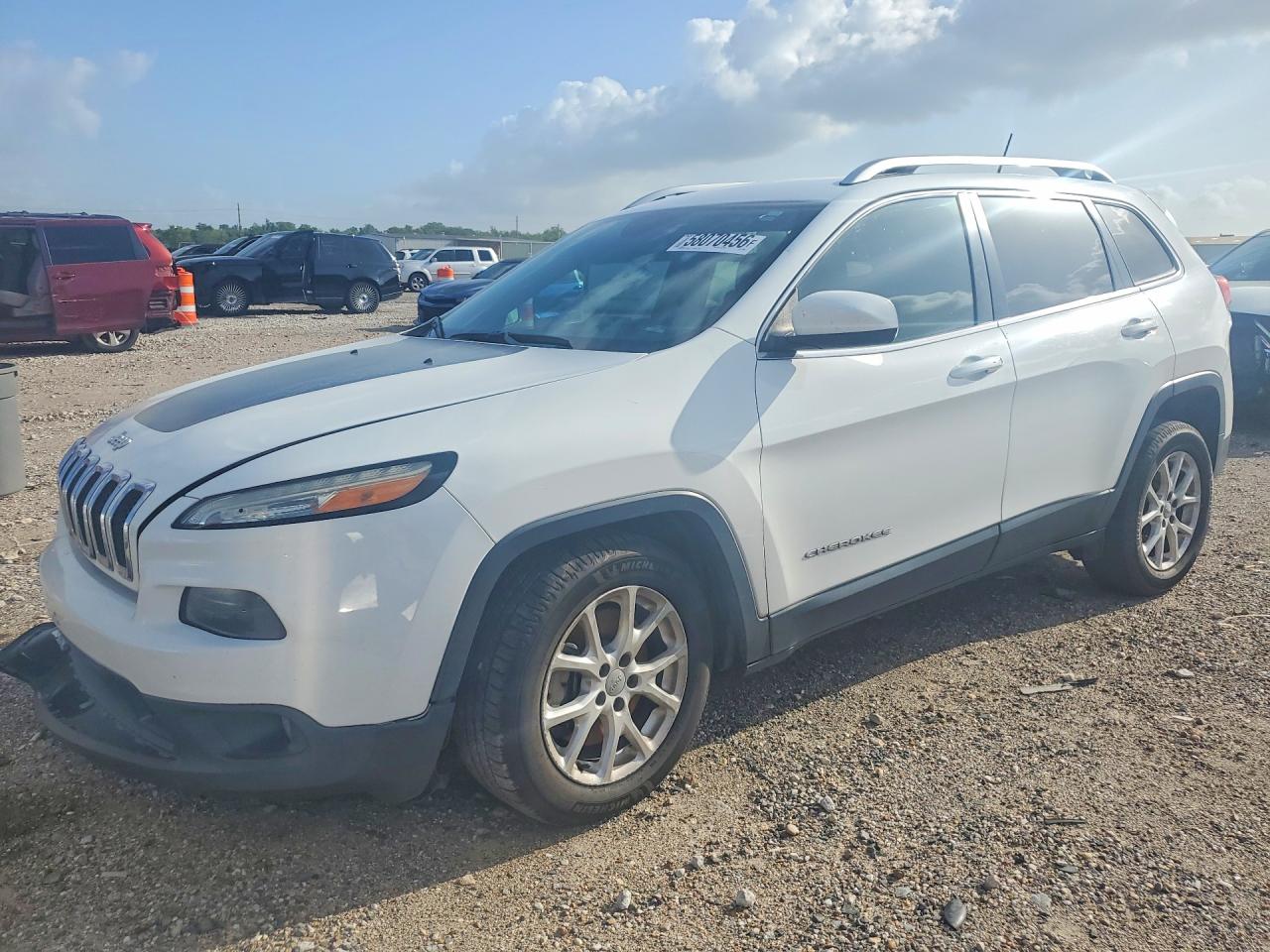 2016 Jeep Cherokee 75th Anniversary, VIN 1C4PJLCSXGW160386 — Front end