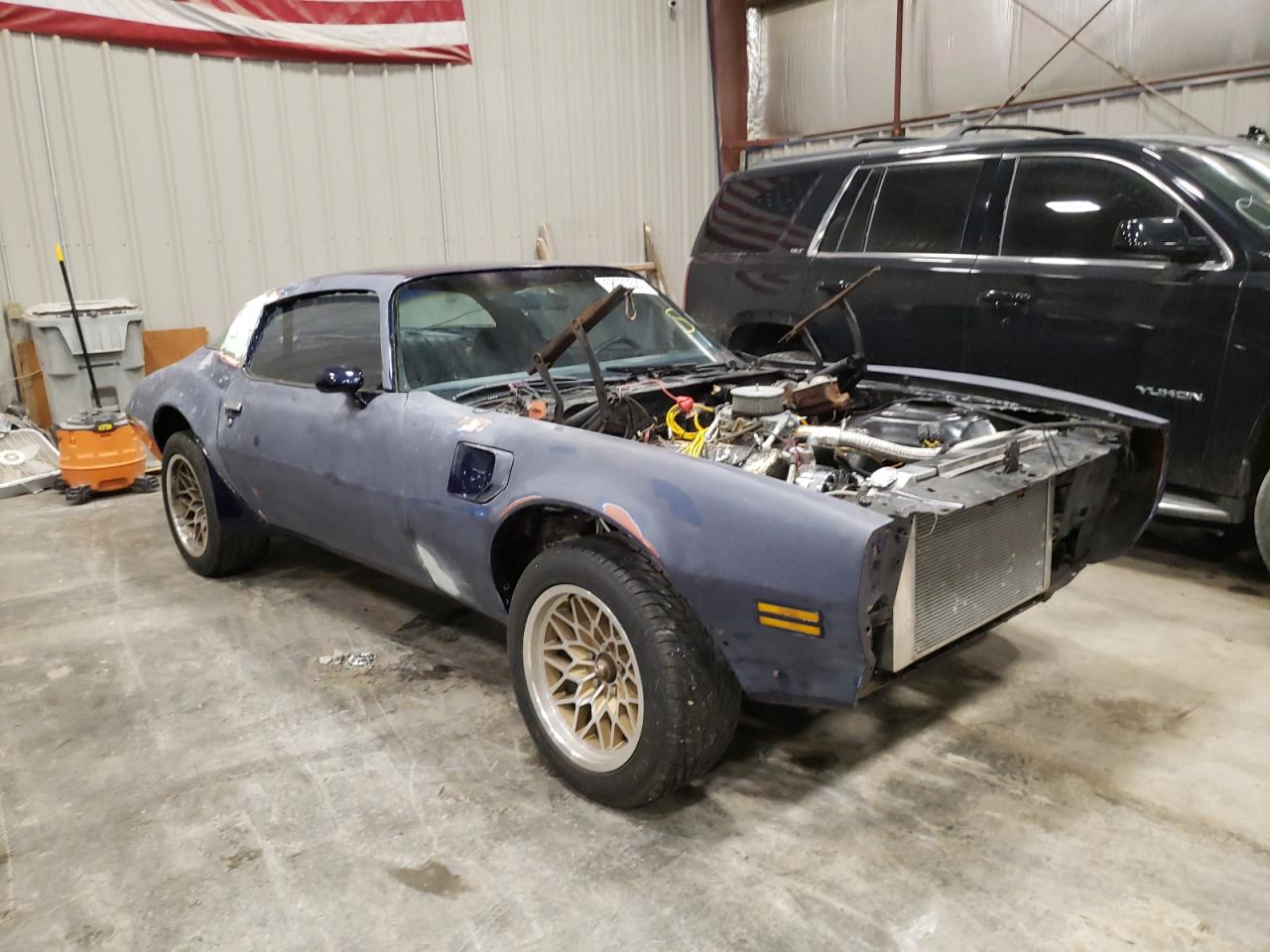 1980 Pontiac Firebird, VIN 100000000017075W1 — Stripped