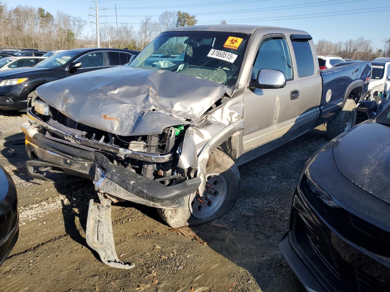 2000 Chevrolet Silverado 2500 LS, VIN 1GCGK29U1YE396688 — Перед