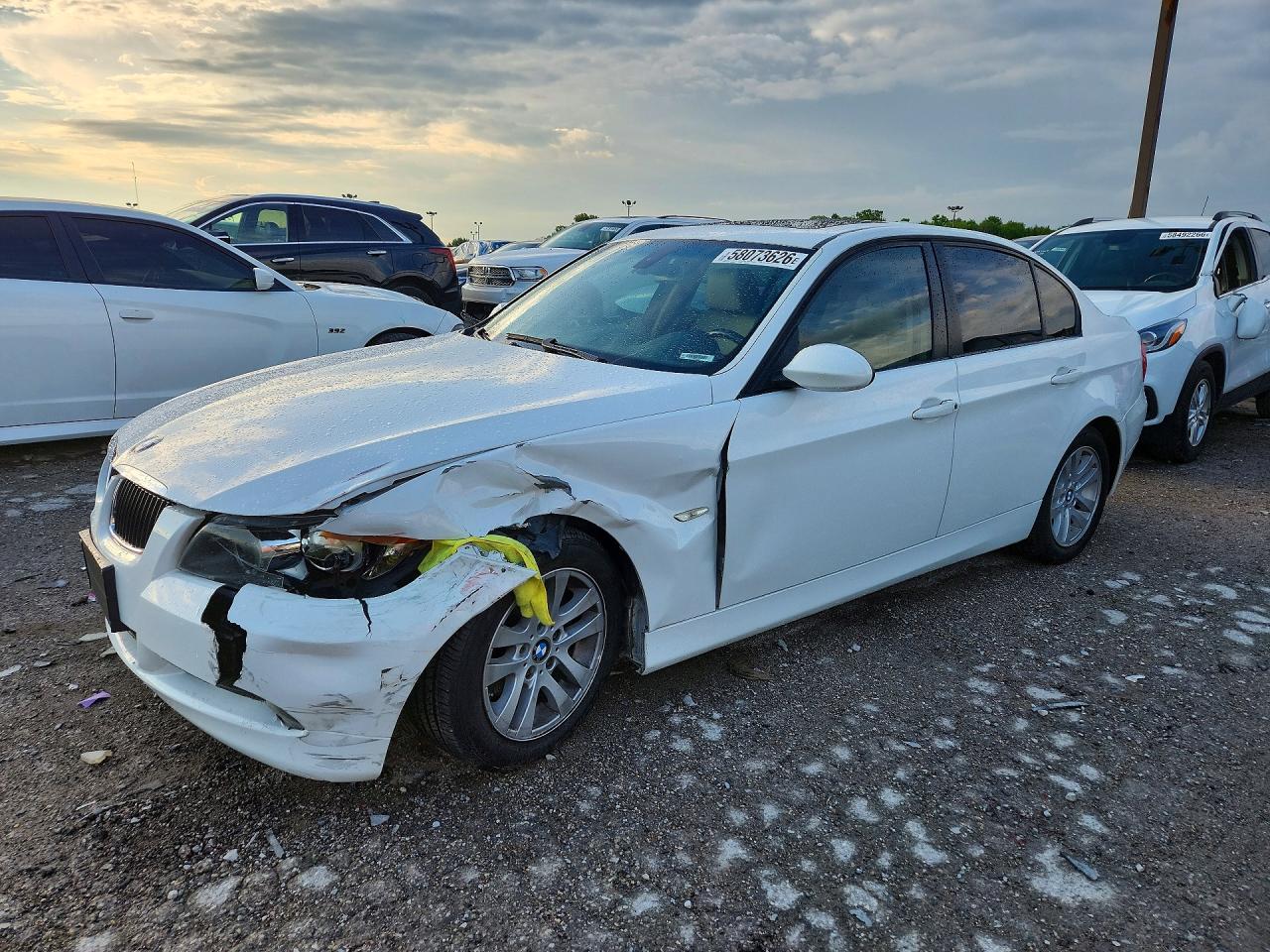 2007 BMW 3 Series 328i, VIN WBAVA33597KX75890 — Front end