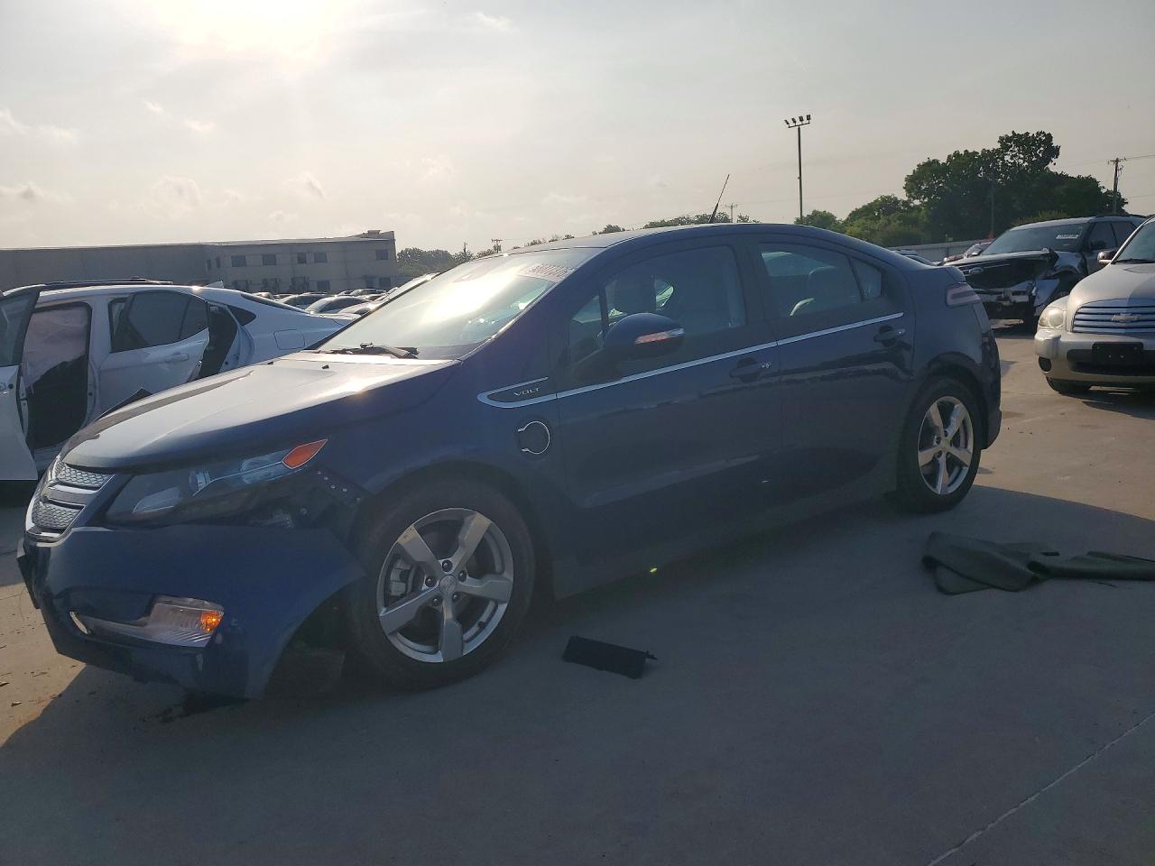 2013 Chevrolet Volt, VIN 1G1RD6E44DU140621 — Front end
