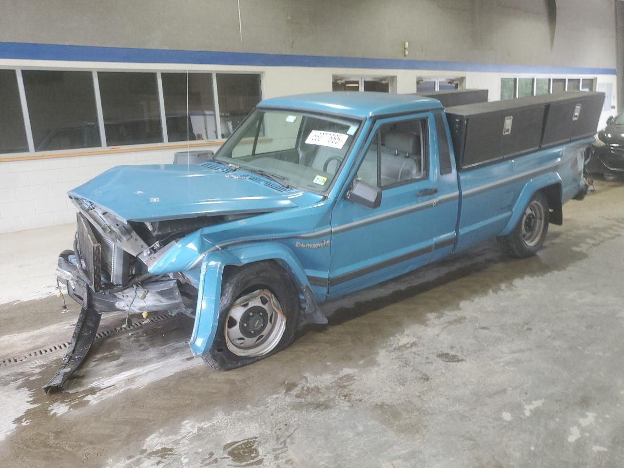 1990 Jeep Comanche PIONEER, VIN 1J7FT36L2LL132634 — Перед