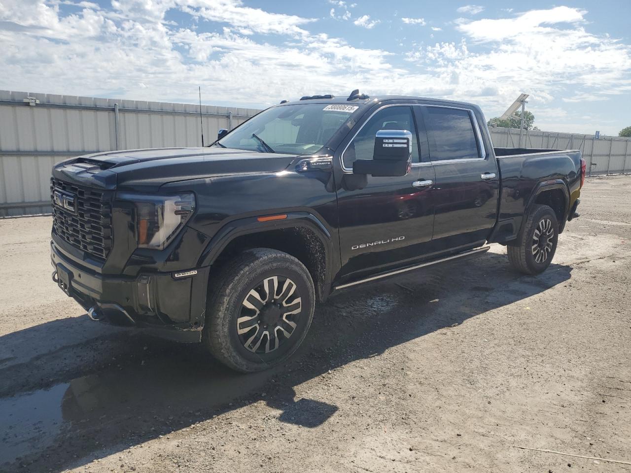 2024 GMC Sierra 2500HD Denali Ultimate, VIN 1GT49XEY2RF126272 — Prior damage history