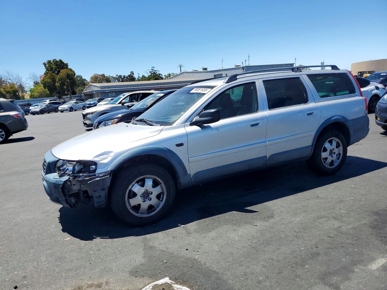 2003 Volvo V70 XC70, VIN YV1SZ59H831102515 — Front end