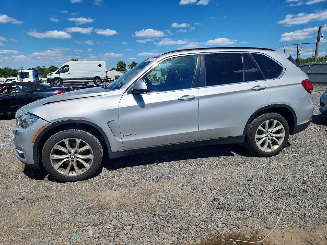 2016 BMW X5 xDrive35i, VIN 5UXKR0C51G0P33348 — Front end