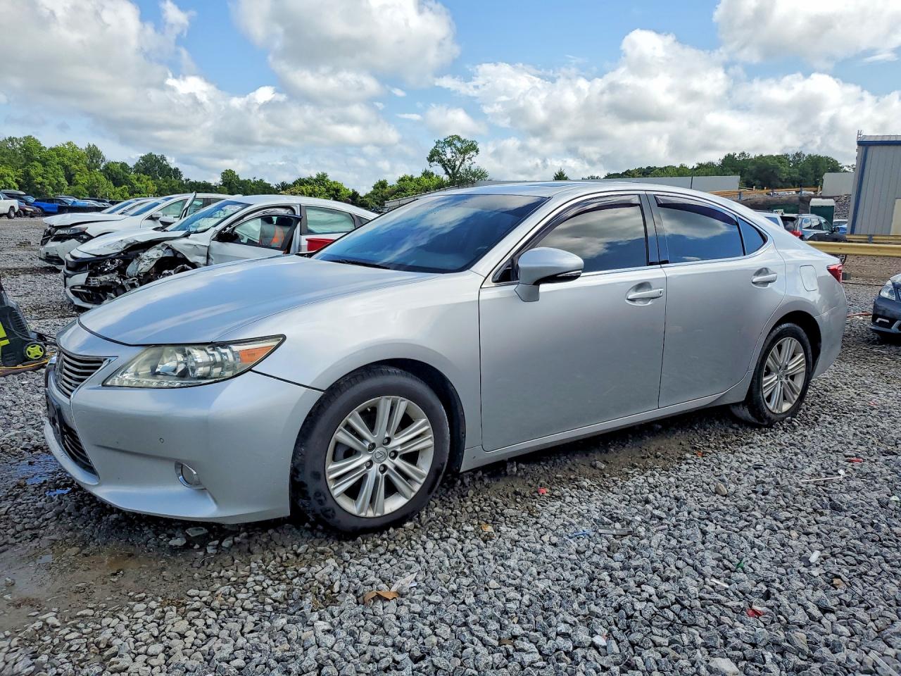 2014 Lexus ES 330, VIN JTHBK1GG0E2131841 — Перед