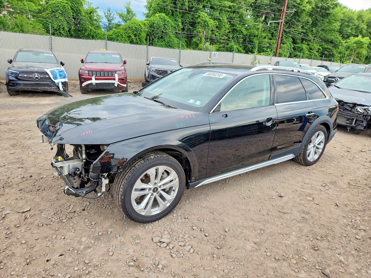 2021 Audi A4 allroad Premium Plus, VIN WA18AAF42MA063076 — Перед