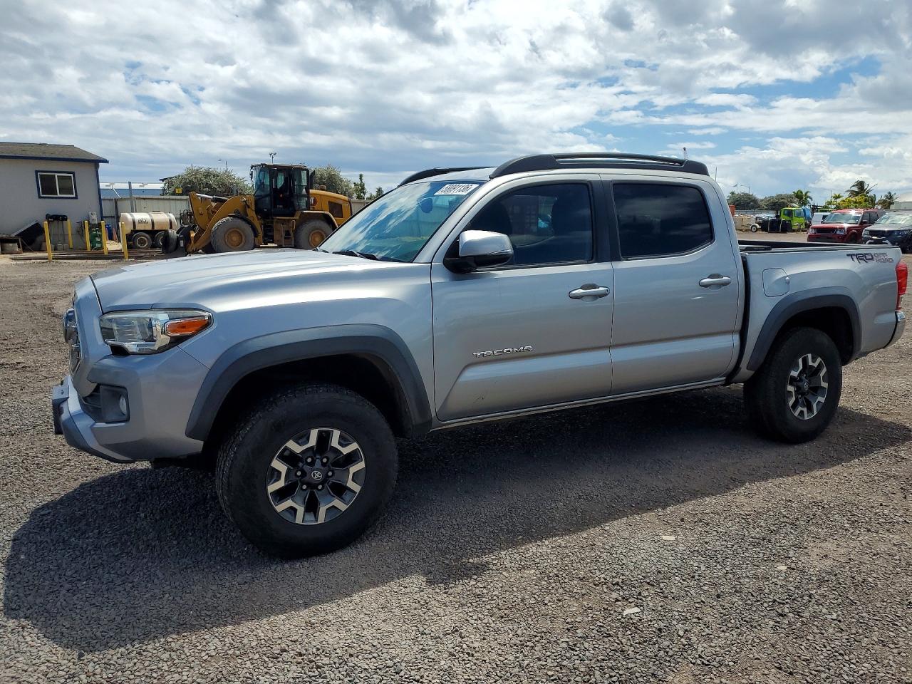 2017 Toyota Tacoma SR5, VIN 3TMAZ5CN2HM052043 — Зад