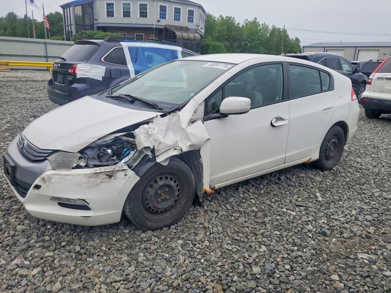 2011 Honda Insight, VIN JHMZE2H32BS007802 — Front end