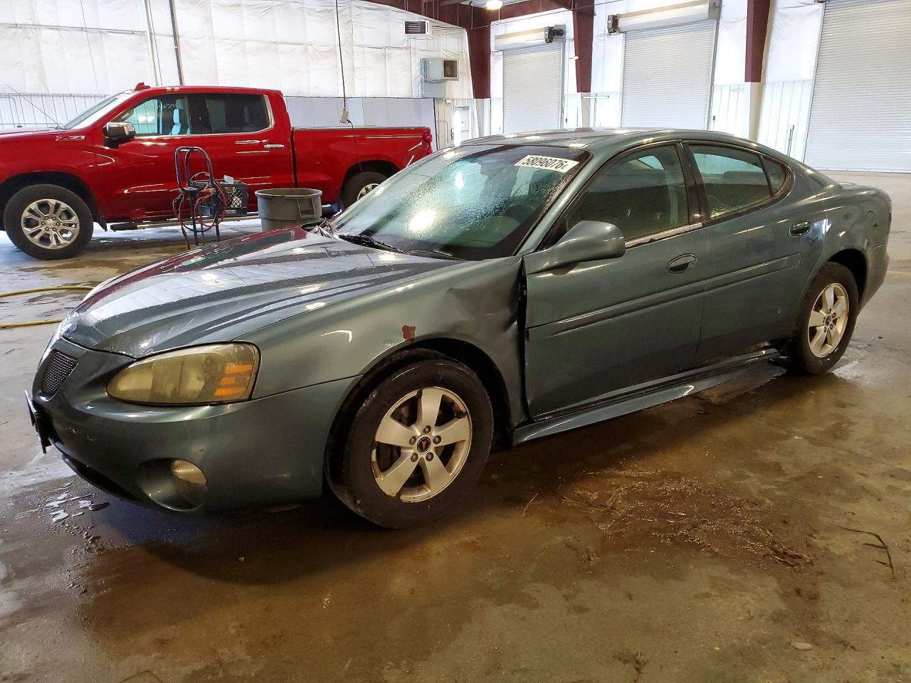 2006 Pontiac Grand Prix, VIN 2G2WP552561111609 — Side