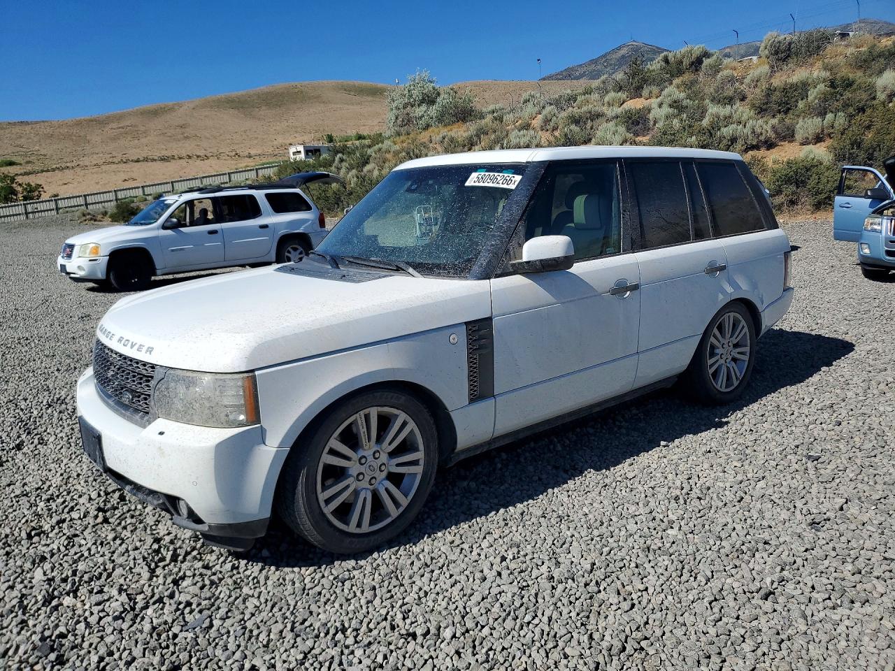 2011 Land Rover Range Rover HSE Lux, VIN SALMF1D44BA350644 — Minor dents and scratches