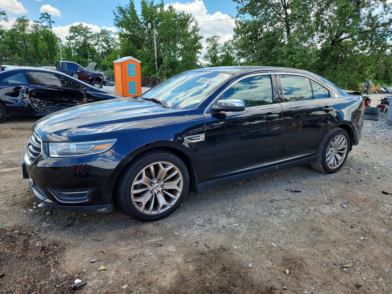 2019 Ford Taurus Limited, VIN 1FAHP2F88KG114559 — Rear end