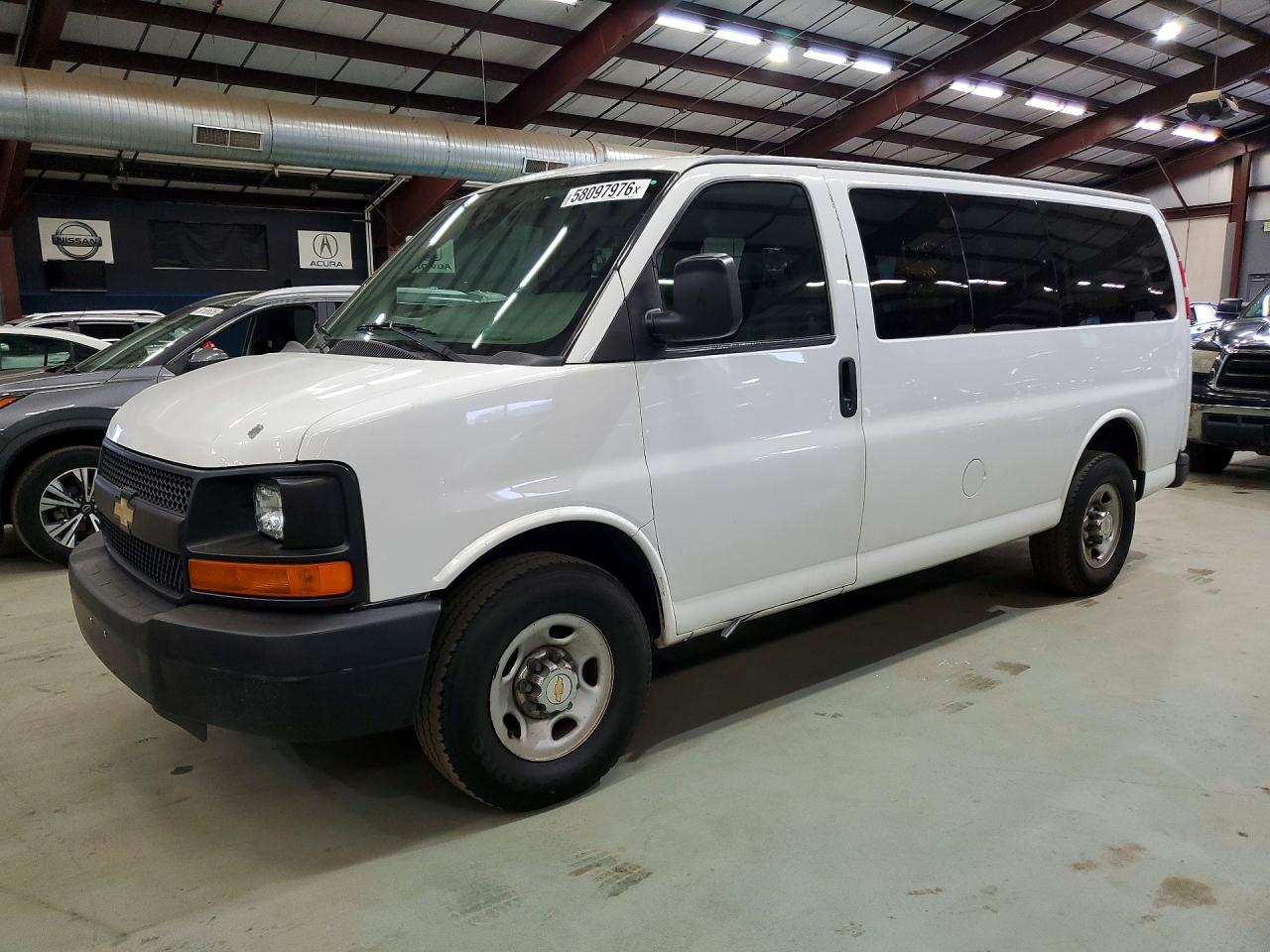 2015 Chevrolet Express G2500, VIN 1GAWGPFFXF1283481 — Minor dents and scratches