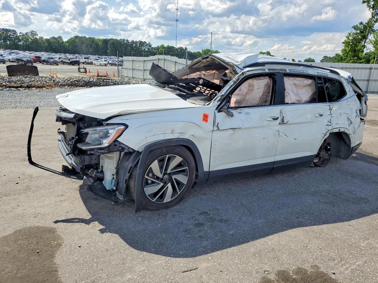 2025 Volkswagen Atlas SE, VIN 1V2HR2CA1SC557931 — Фото с аукциона 1 of 4