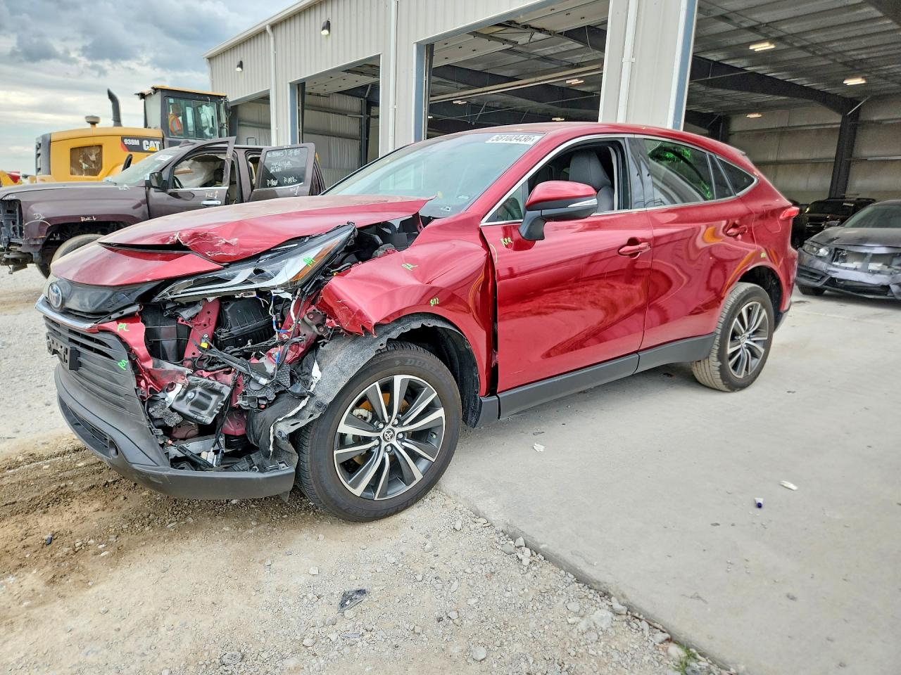 2023 Toyota Venza Limited, VIN JTEAAAAH0PJ147222 — Перед